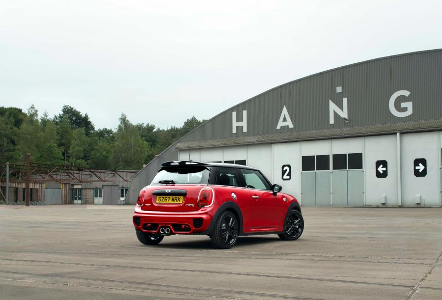  Mini Cooper S Works 210 (F56) 2017 года  (UK) (фото 3 из 9)